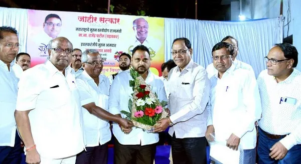 ‘वस्त्रोद्योगाच्या प्रलंबीत मागण्या मार्गी लावा’