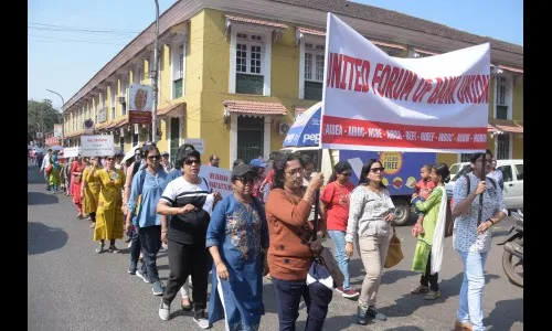 विविध मागण्यांसाठी बँक कर्मचाऱयांची रॅली