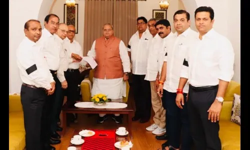 विरोधी आमदारांनी घेतली राज्यपालांची भेट