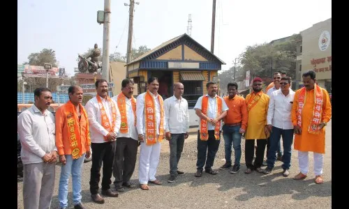 सेनेच्या आंदोलनाला साताऱयात पोलिसांचा ब्रेक