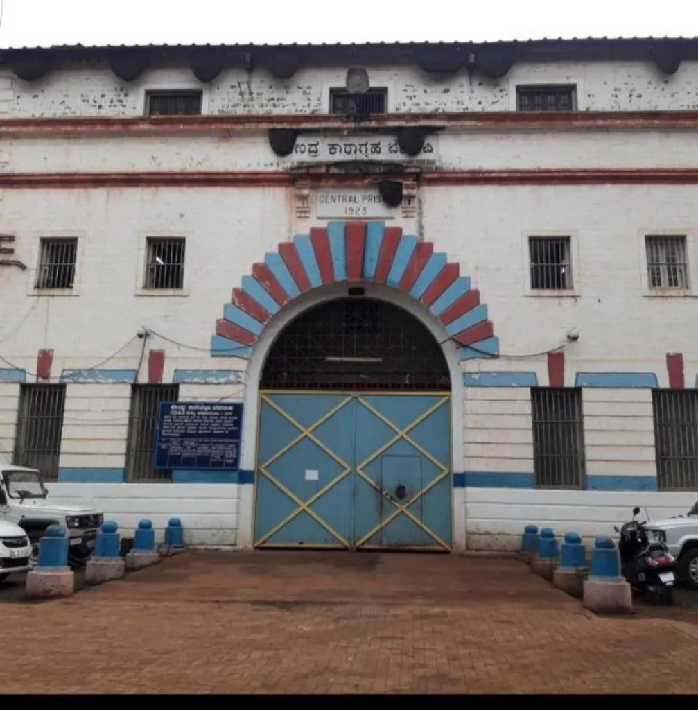 कोरोना थोपविण्यासाठी कारागृहातील कैद्यांचाही हातभार