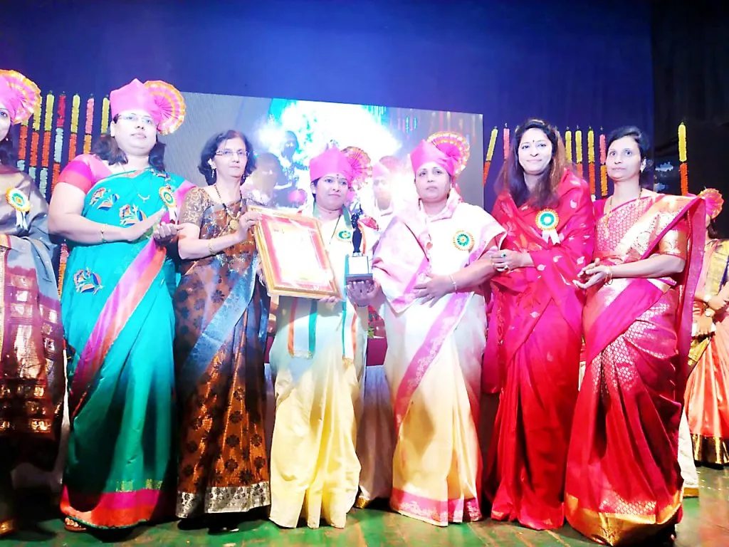 जि. पं. अध्यक्षा आशा ऐहोळे यांना नवदुर्गा सन्मान प्रदान