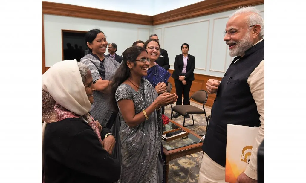 पंतप्रधानांचे ‘समाजमाध्यम’ महिलांच्या हाती