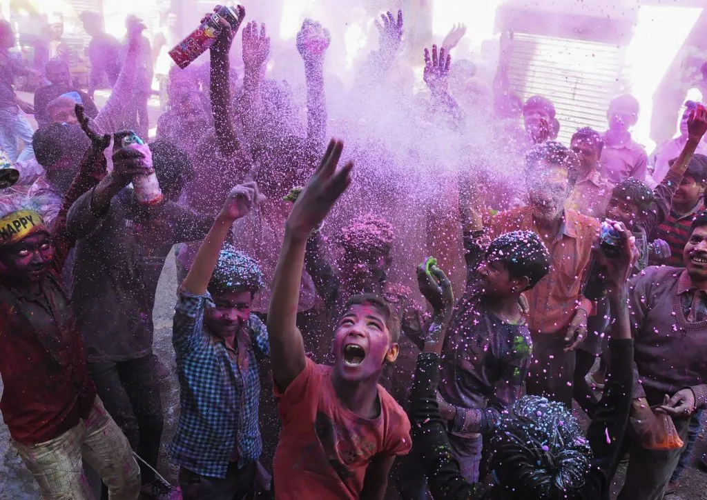 पुणे जिल्ह्यात होळी, धुलिवंदन उत्सव साजरा करण्यास मनाई : जिल्हाधिकारी