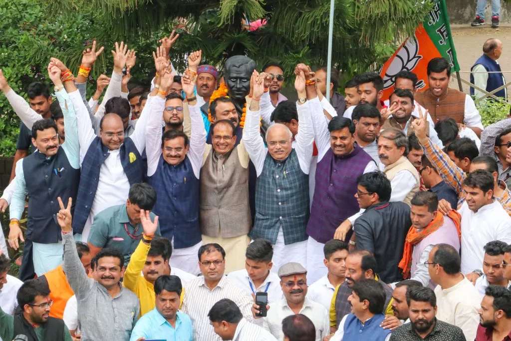 कमलनाथ यांचा राजीनामा, सरकार कोसळले