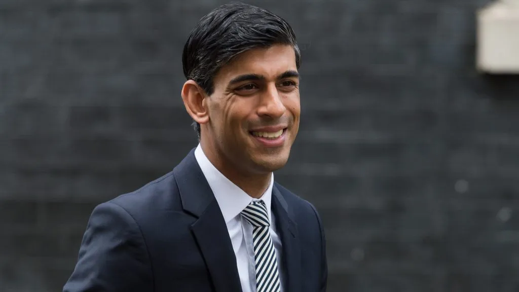 ब्रिटनचे व्हिसाशुल्क वाढले, भारतीयांवर पडणार प्रभाव