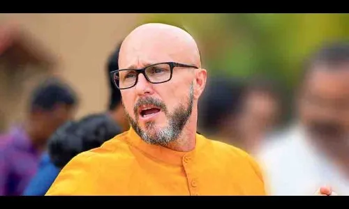 केरळ ब्लास्टर्सच्या प्रशिक्षकाची उचलबांगडी