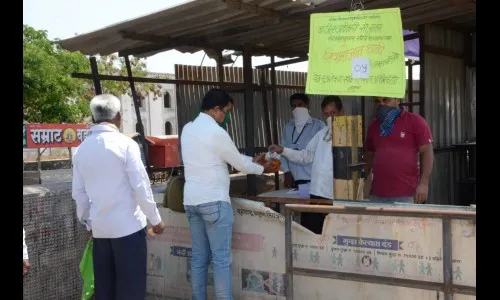 शेकडो लोकांना तृप्त करतेय शिवभोजन थाळी