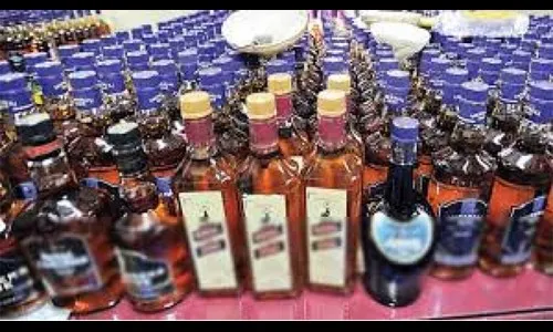 Large quantity of liquor from Goa to Gujarat