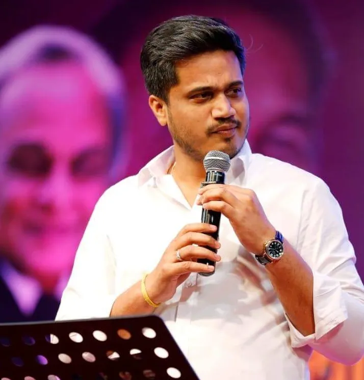 ३६ जिल्ह्यांना आमदार रोहित पवारांकडून मदत