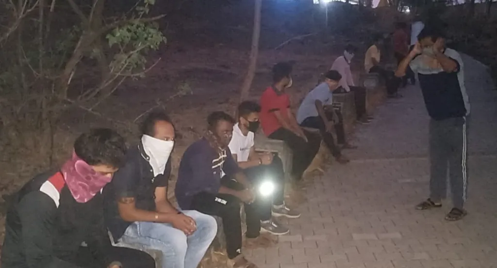 शाहूपुरी पोलिसांनी केली इव्हीनिंग वॉक करणाऱ्यांवर कारवाई