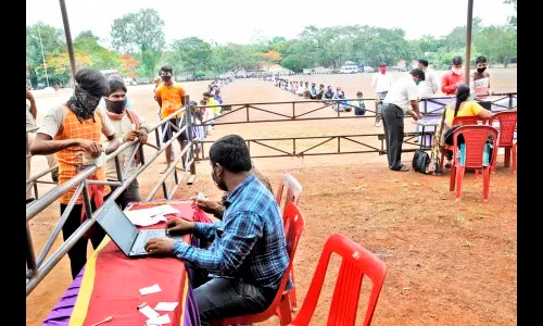 अन् परप्रांतीयांचा मार्ग होतोय सुकर