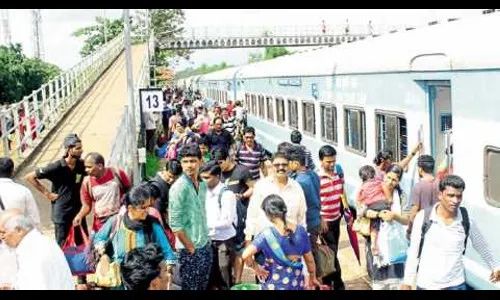 चाकरमान्यांच्या अवस्थेला सरकारच जबाबदार