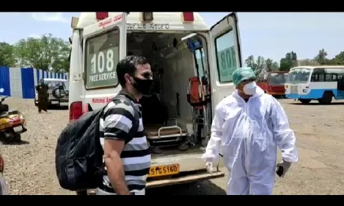 पोलिसाच्या सतर्कतेमुळे बस स्थानकावर तिघांना पकडले