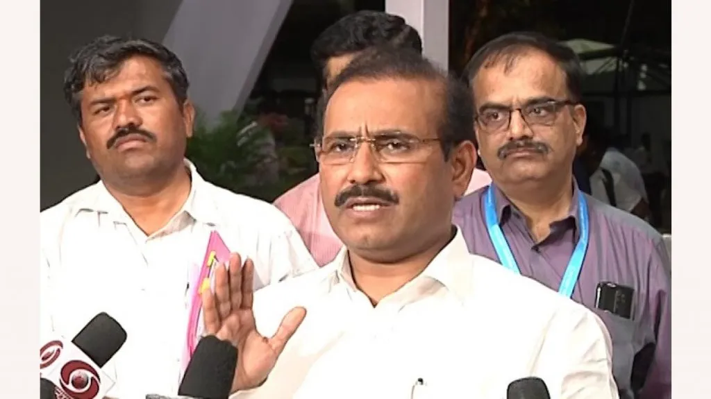 महाराष्ट्रात 24 तासात 1233 नवे कोरोना रुग्ण