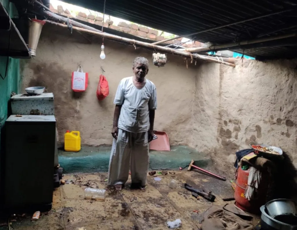 मोडनिंब परिसरात वादळी वाऱ्यासह गारांचा पाऊस