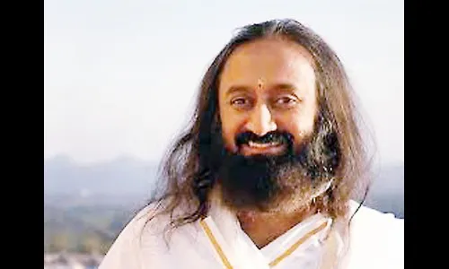 मानवतेचे पुजारी : श्री श्री रविशंकर