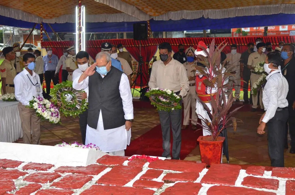 गोव्याच्या आत्मनिर्भरतेसाठी युवकांनी पुढे यावे