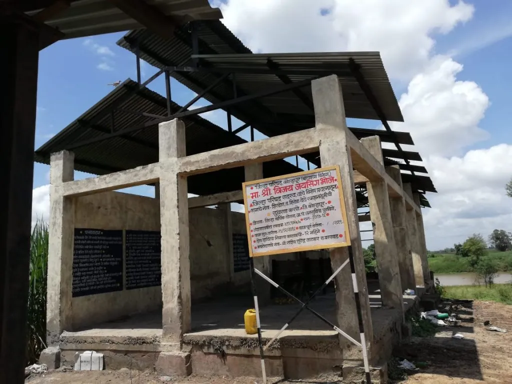 शिरढोण स्मशानभूमीच्या दुरुस्ती कामाची चौकशी करा, अन्यथा आंदोलन