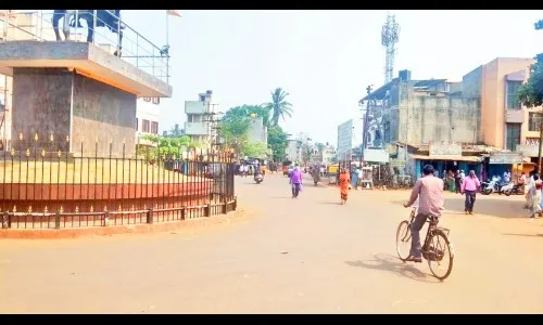 खासबागचा आठवडी बाजार नसल्याने कोटय़वधीचे नुकसान