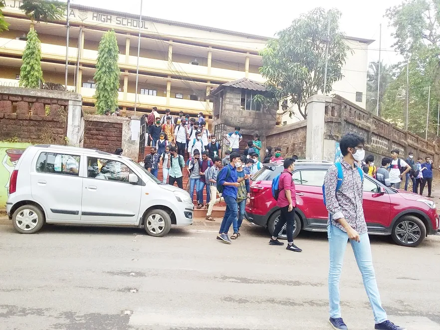 ..एकदाच्या दहावीच्या परीक्षा झाल्या! पालक सुखावले, बालक बिनधास्त