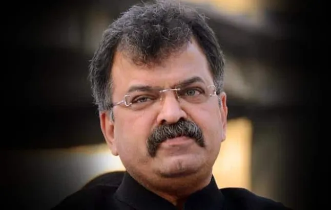 संध्याकाळी पेट्रोल – डिझेल विकत घ्या, सकाळी विका आणि आत्मनिर्भर व्हा: आव्हाडांचा टोला