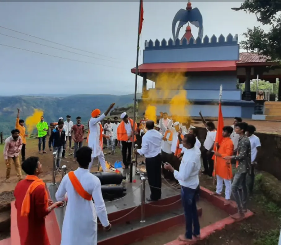 पारगडावर शिवराज्याभिषेक सोहळा साधेपणाने साजरा