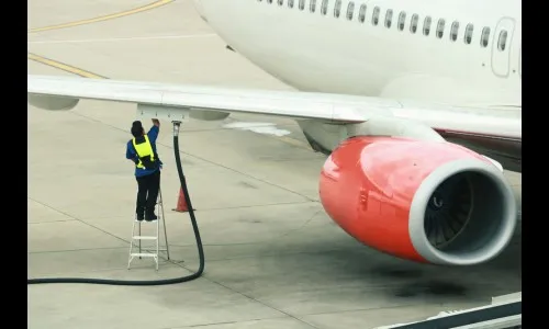 हवाई इंधन दरात 16 टक्के वाढ