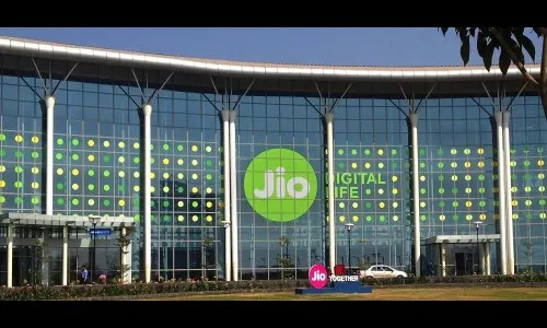 जिओमध्ये गुंतवणुकीचा ओघ : अबुधाबी इनवेस्टमेंटसोबत आठवा करार