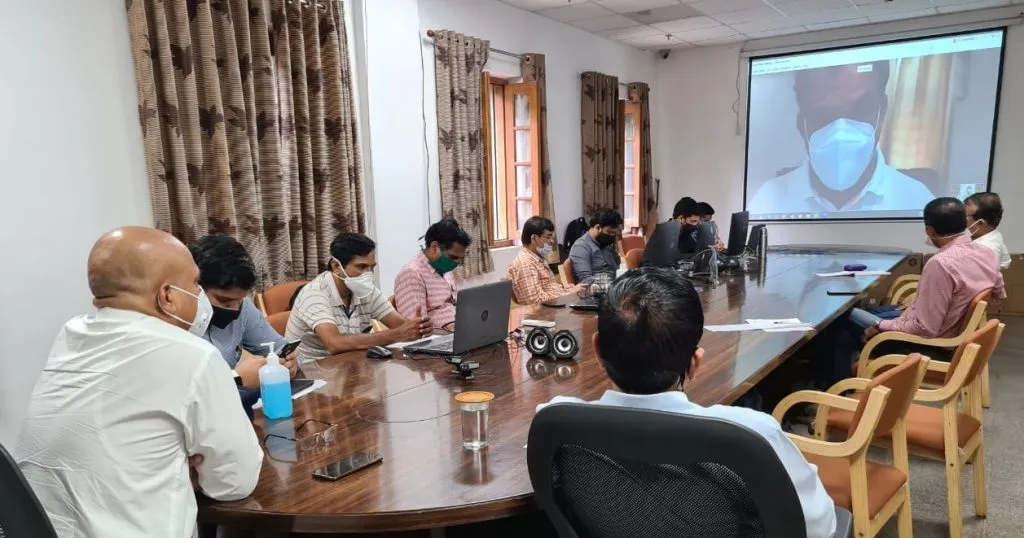 खासगी रूग्णालयांमध्ये रूग्णांवर नियमानुसार उपचार करा : जिल्हाधिकारी