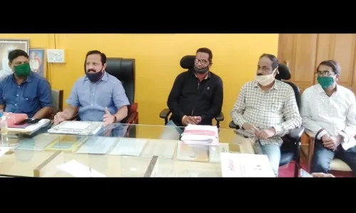 आरोप करण्यापेक्षा जनतेच्या प्रश्नांसाठी रस्त्यावर उतरा!