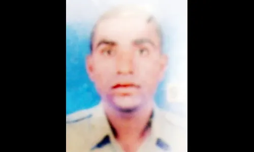 एअरमनची गोळय़ा झाडून घेऊन आत्महत्या