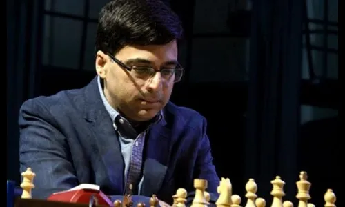 विश्वनाथन आनंद सलग चौथ्यांदा पराभूत