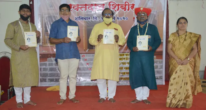 अण्णा भाऊ साठे यांनी माणसाला माणूसपण देण्याचा प्रयत्न केला