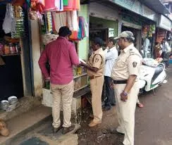 दापोलीत दुकानदारांवर पथकाची नजर, नियम भंग झाल्यास होणार कारवाई