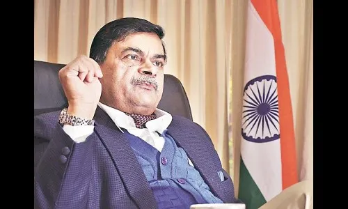 चीन-पाककडून ऊर्जासाधनांची आयात बंद