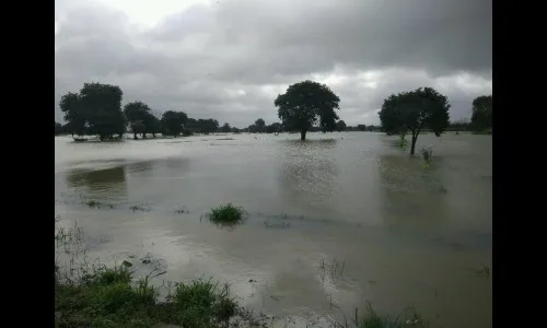 पुराने शेतकऱयांच्या तोंडचा घास हिरावला