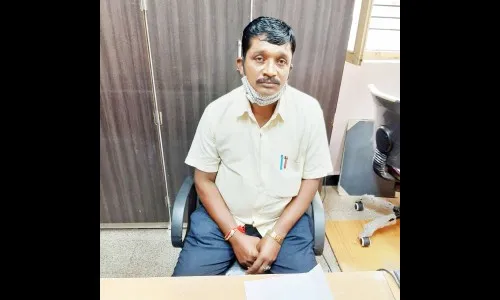 सदलगा नगरपरिषदेचा कर्मचारी लाचलुचपतच्या जाळय़ात