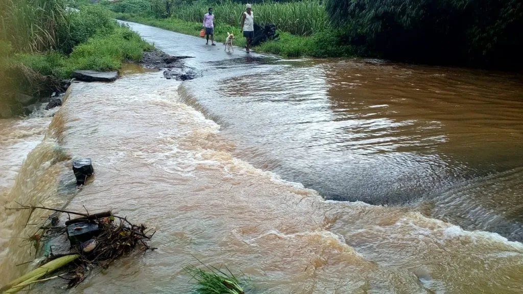 कोल्हापूर : चंदगड परीसरात मध्यरात्री ढगफूटी सदृश्य पाऊस