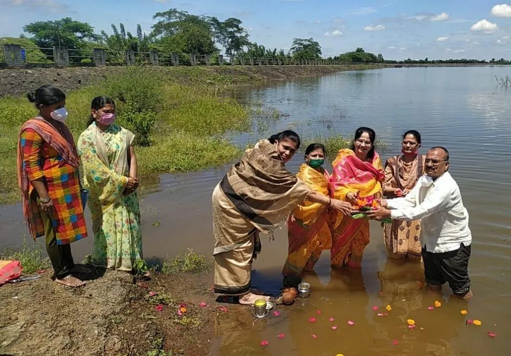 कोल्हापूर : पेठ वडगावचा महालक्ष्मी तलाव ओव्हर फ्लो