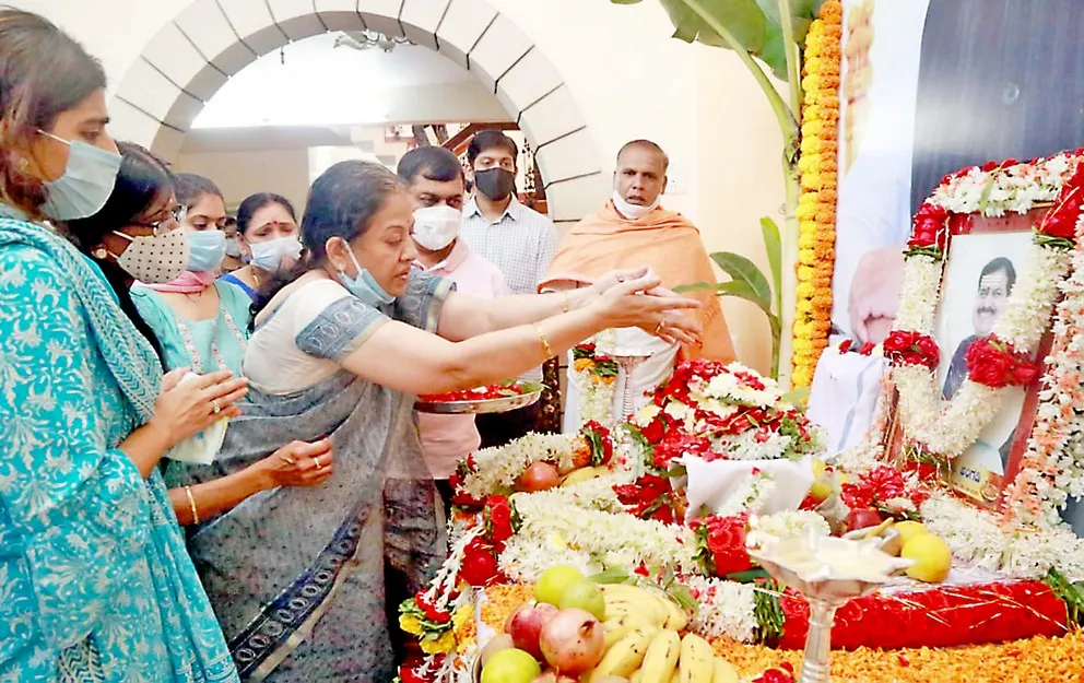 भावपूर्ण वातावरणात सुरेश अंगडी यांना श्रद्धांजली