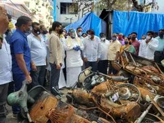 बेंगळूर: सिद्धरामय्या यांची डी.जे. हळ्ळी, आ. मूर्ती यांच्या निवासस्थानी भेट