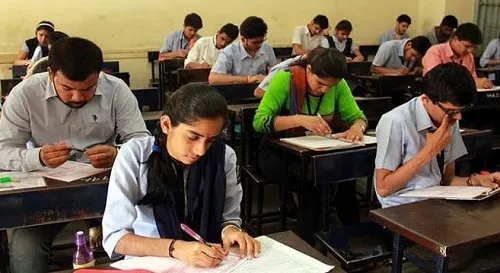 बेंगळूर विद्यापीठाने अंतिम वर्षाची परीक्षा पुढे ढकलली