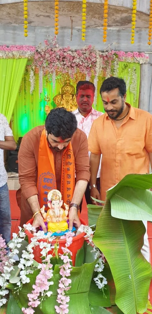 शनिपार मंडळाच्या श्रीं चे महापौरांच्या हस्ते जलकुंडात विसर्जन