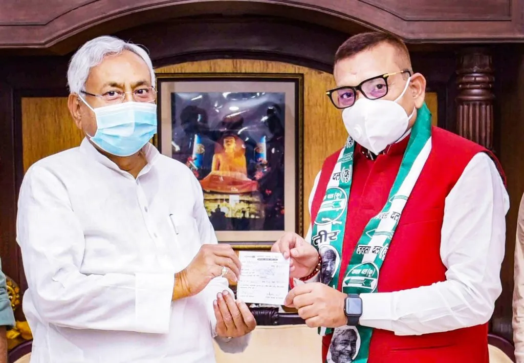 माजी पोलीस महासंचालक पांडे यांचा संजदमध्ये प्रवेश