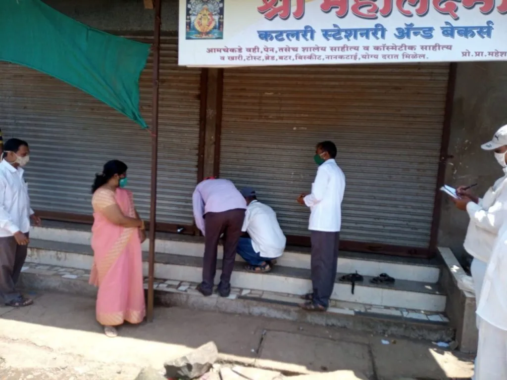 राशिवडे बाजारपेठेत नियमांचे उल्लंघन करणार्या व्यापार्यांवर कारवाई