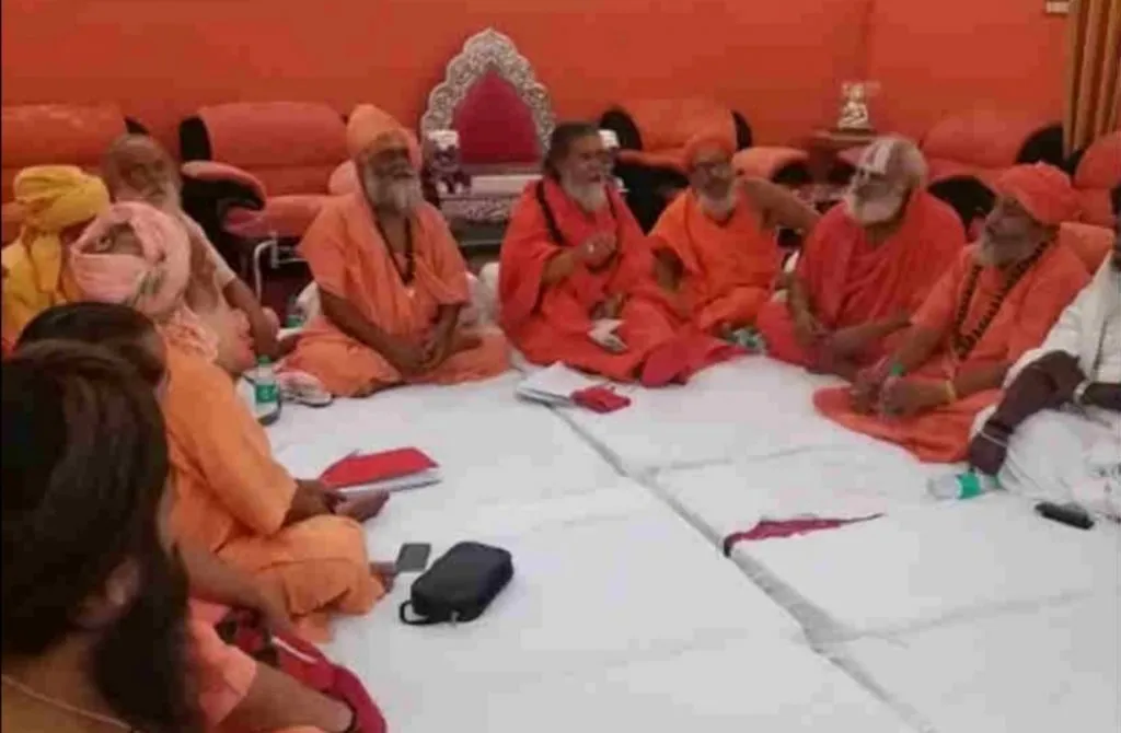 अयोध्येतील रामजन्मभूमी लढ्याप्रमाणेच मथुरा, वाराणसीतील मंदिरांसाठी लढा देणार