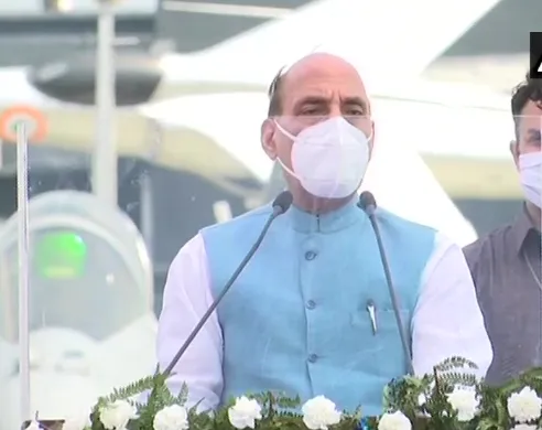 राफेलचा हवाई दलात समावेश हा संपूर्ण जगासाठी कठोर संदेश : राजनाथ सिंह