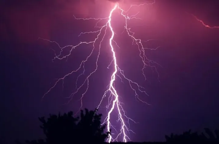 बिहारमध्ये गेल्या 24 तासात वीज कोसळून 15 लोकांचा मृत्यू