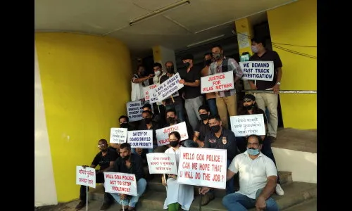 हल्लेखोर अद्याप मोकाटच